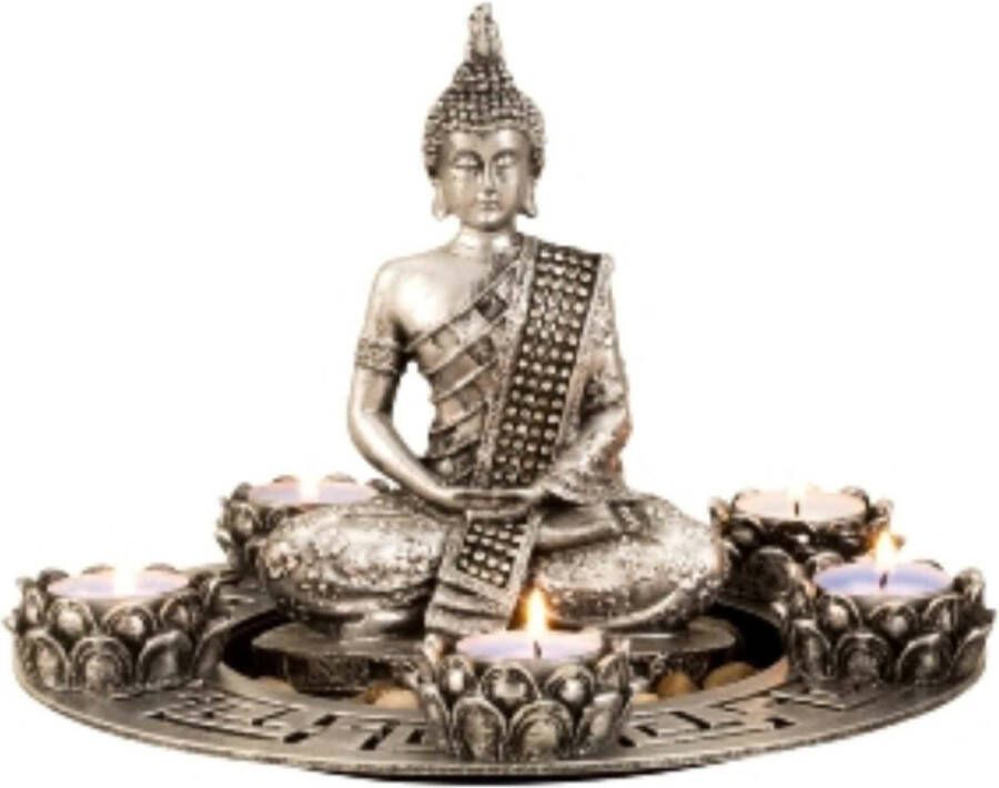 Boeddha beeldje met 5 kaarshouders op schaal kunststeen zilver 27 x 20 cm deco artikel